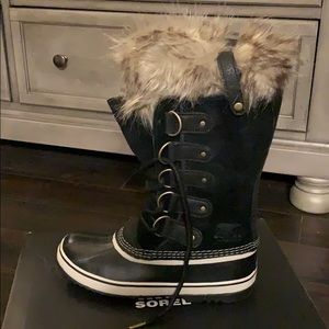 Black Joan of Arctic Sorel boots